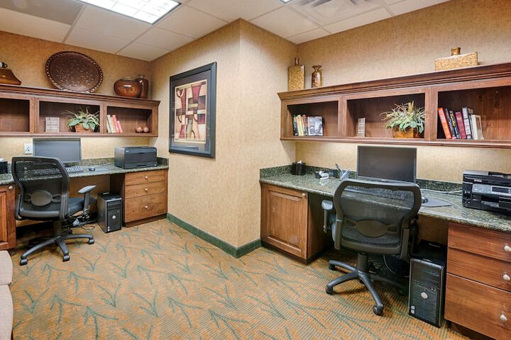 Business Center 41 of 46