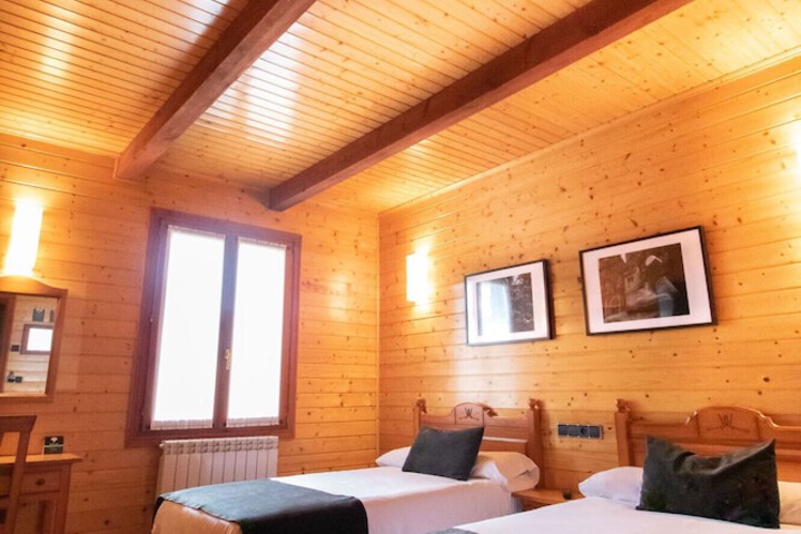 Room 10 of 26