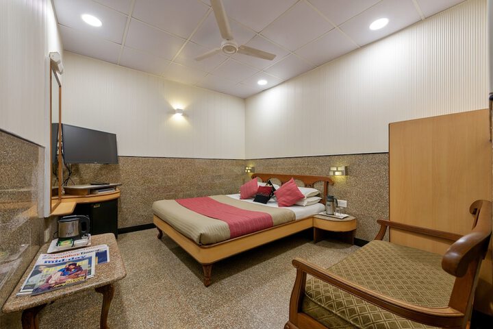 Room 12 of 68