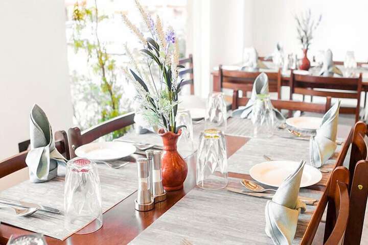 Dining 11 of 21