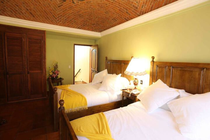 Room 12 of 24