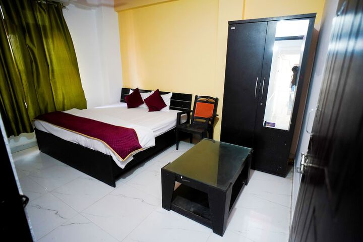 Room 9 of 27