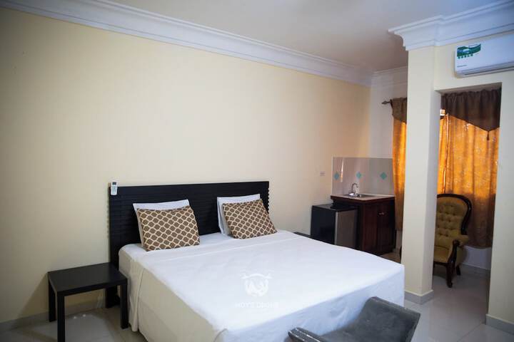 Room 4 of 11