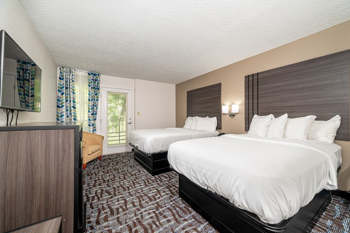 2 Double Beds (2 of 7)