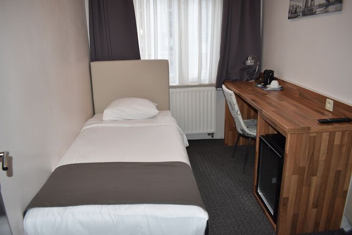 Room 14 of 70