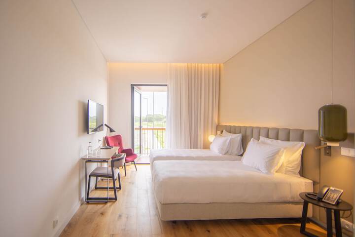 Room 16 of 100