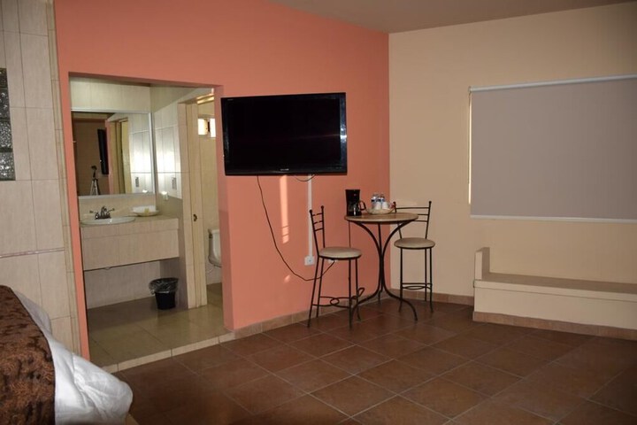 Room 8 of 30
