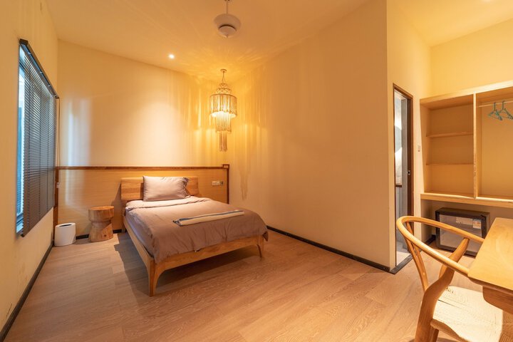 Room 27 of 105