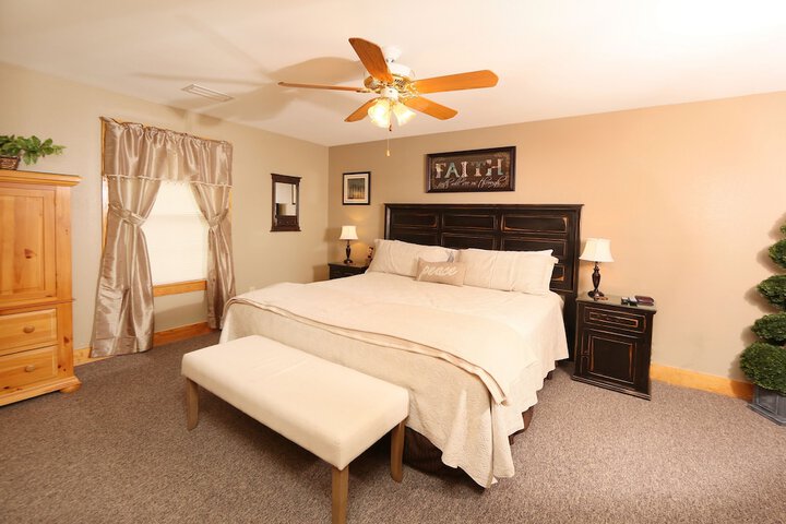 Room 9 of 38