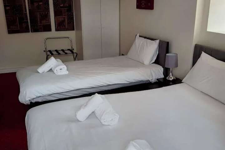 Room 32 of 73