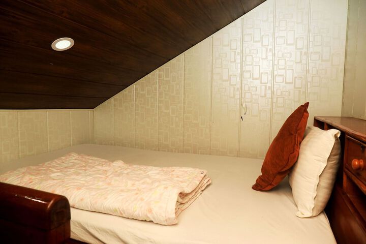 Room 22 of 66