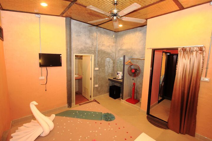 Room 6 of 71