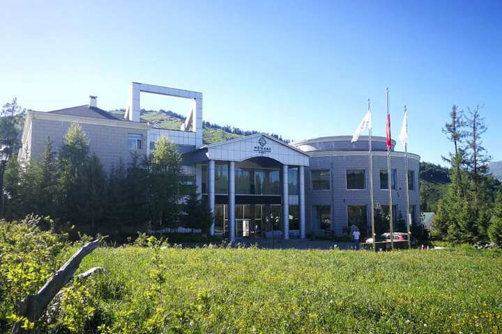 The Four Seasons Amusement Hotel Kanas