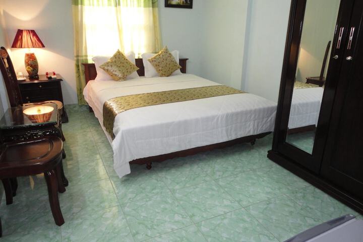 Room 3 of 23
