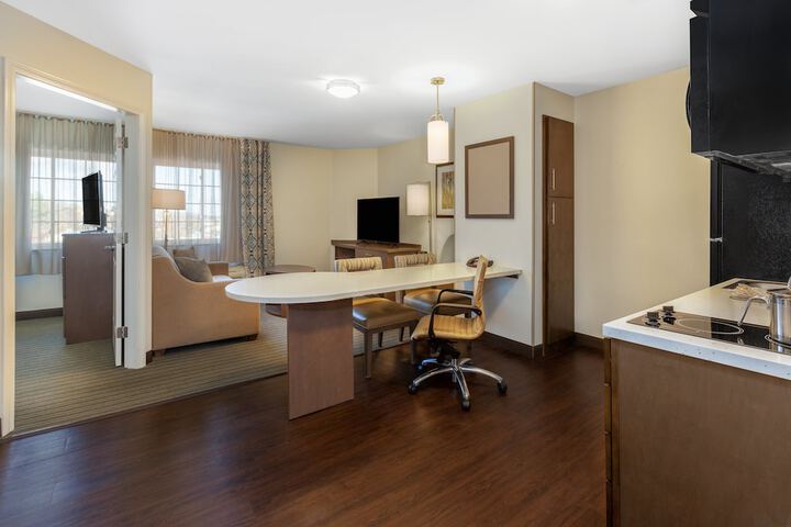 1 Queen Bed Studio Suite (12 of 22)