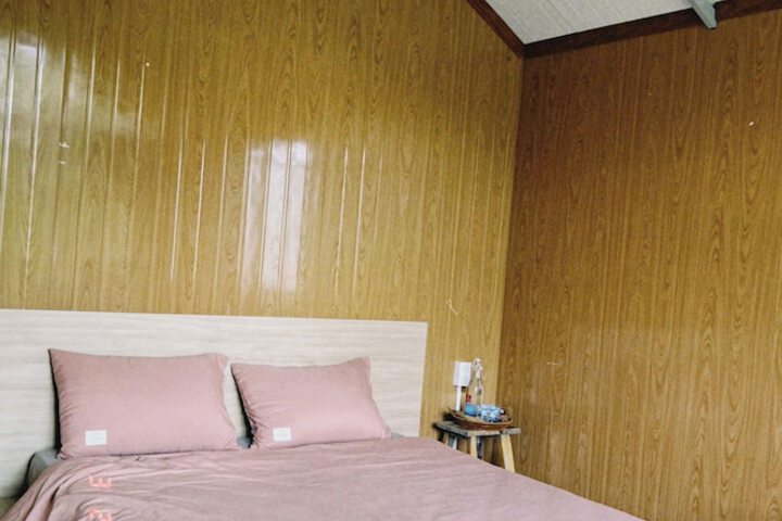 Room 11 of 30