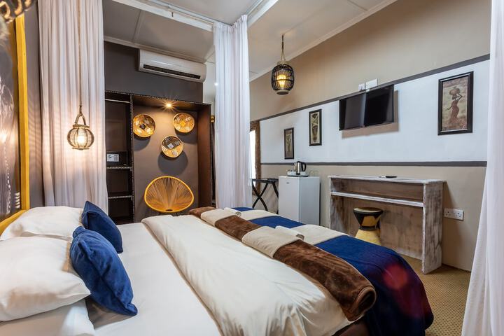 Room 3 of 47