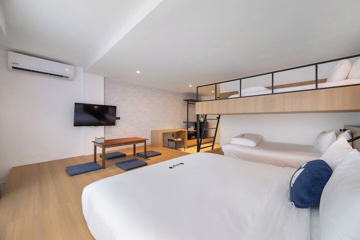 Room 34 of 106