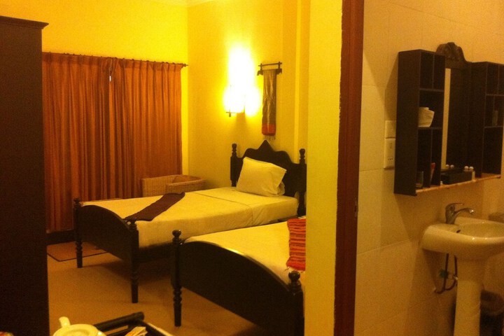 Room 11 of 32