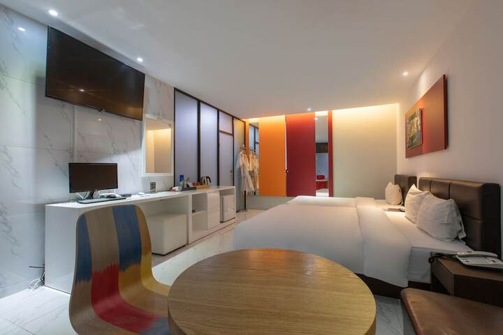 Room 25 of 40