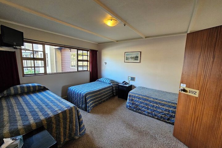 Room 4 of 24