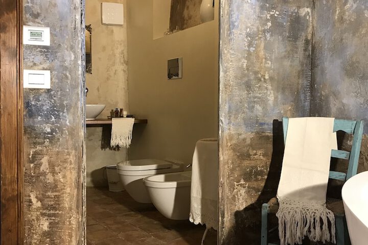 Room 82 of 112