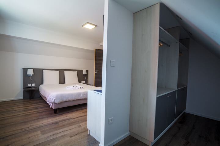 Room 8 of 56