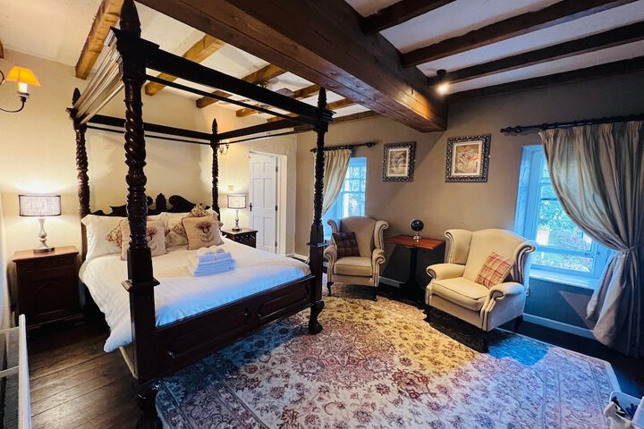 Room 21 of 34