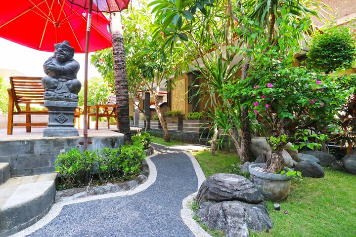 Hotel Exterior 55 of 63