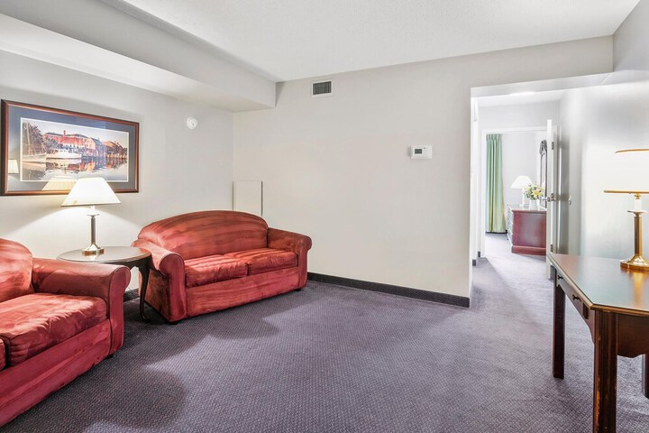 Room 8 of 22