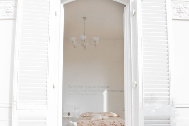 Room 10 of 85