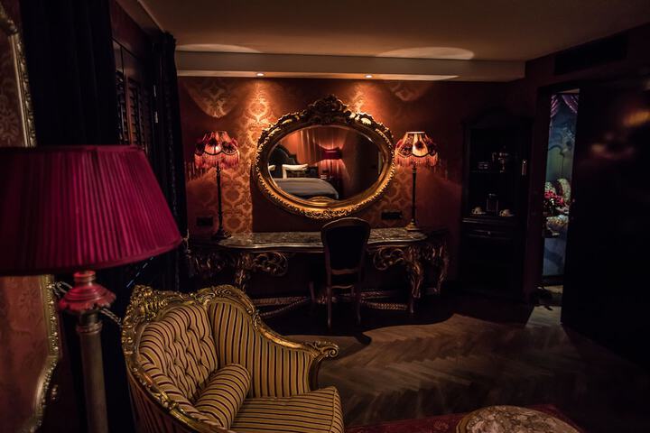 Room 25 of 50