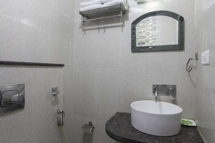 Room 14 of 25