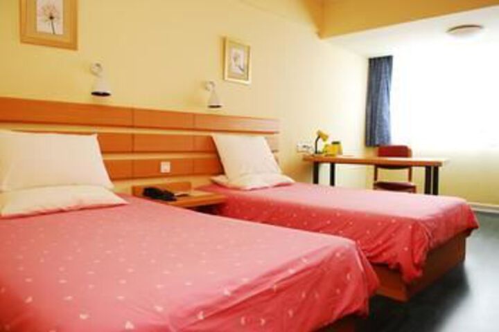 Room 6 of 31