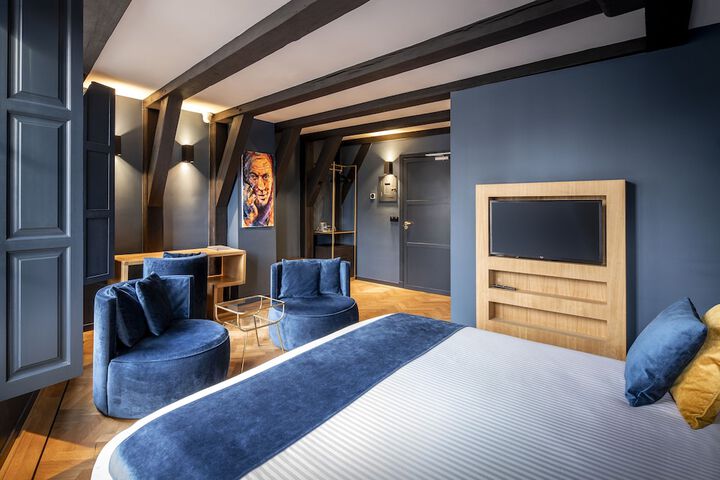 Room 6 of 47
