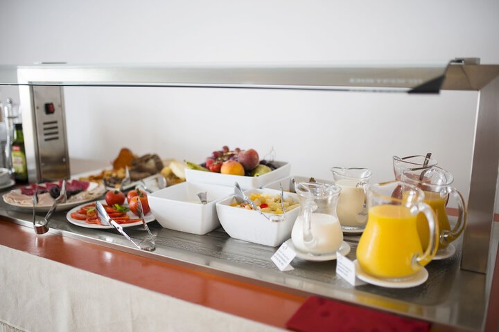 Breakfast/Coffee Service 54 of 86