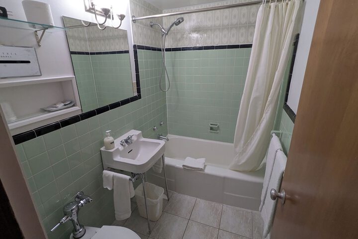 Room 20 of 32