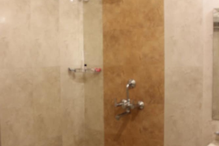 Room 9 of 17