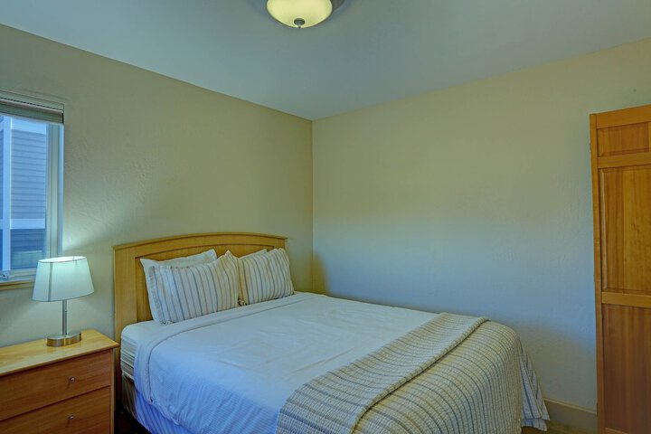 Room 27 of 184