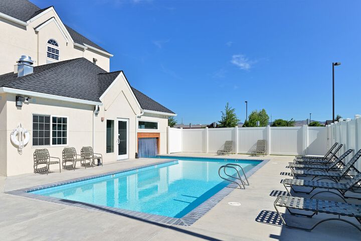 Pool 26 of 41
