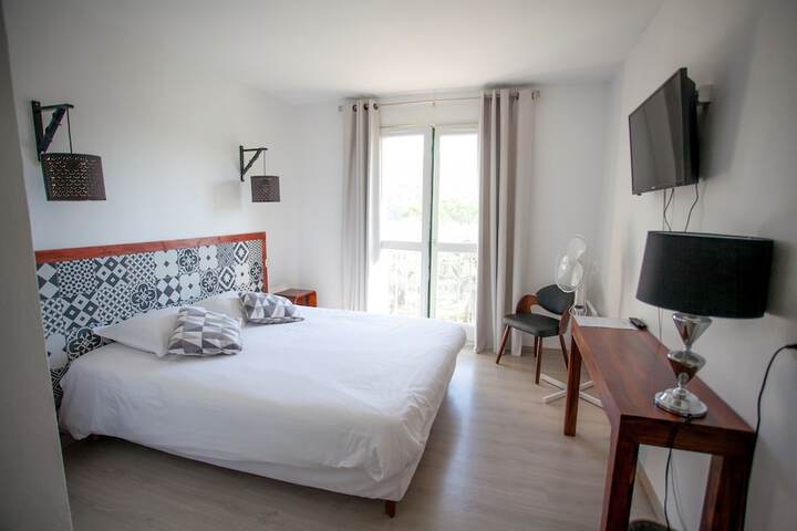 Room 4 of 20