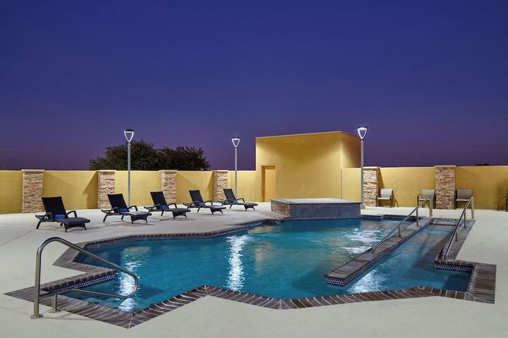 Pool 12 of 26