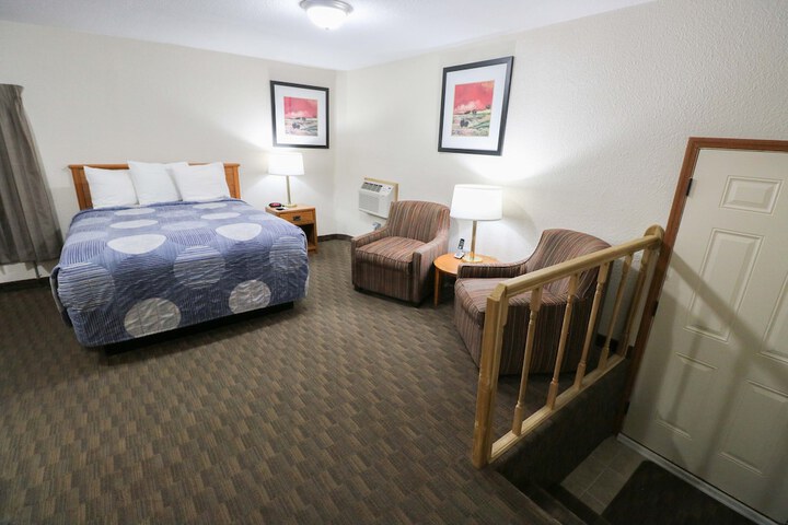 Room 9 of 51