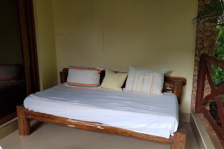 Room 25 of 66