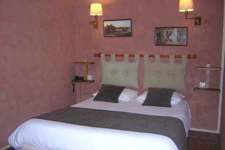 Room 2 of 25