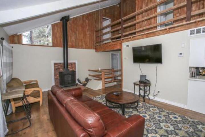 1724 Bear Cub Den Home in Big Bear City, CA
