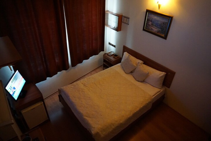 Room 31 of 49