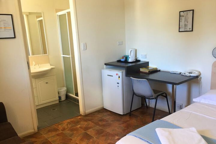 Room 49 of 80