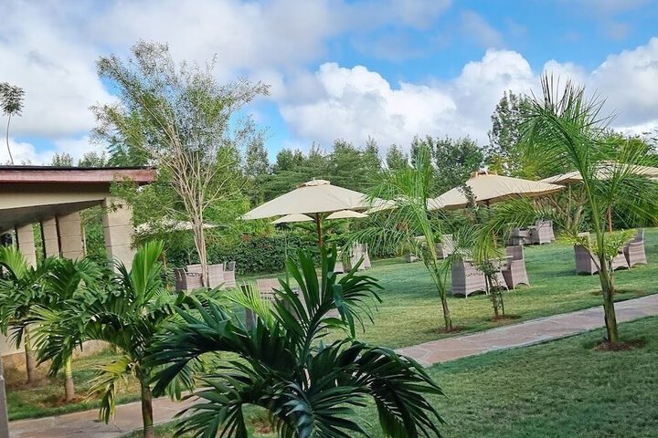 Hotel Exterior 54 of 76