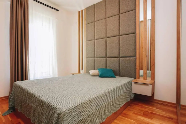 Room 4 of 13